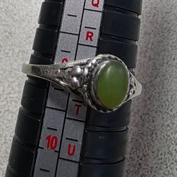 Silver and Jade ring, size 9 - Picture 1 of 4